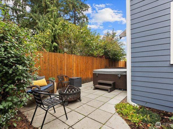 14034 2nd Avenue NW B, Seattle WA 98177