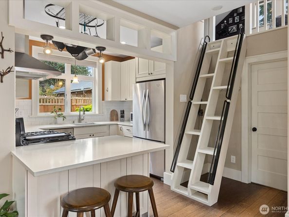 14034 2nd Avenue NW B, Seattle WA 98177