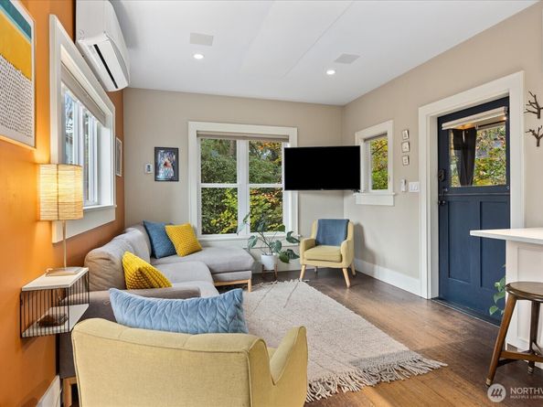 14034 2nd Avenue NW B, Seattle WA 98177