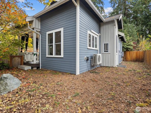 14034 2nd Avenue NW B, Seattle WA 98177