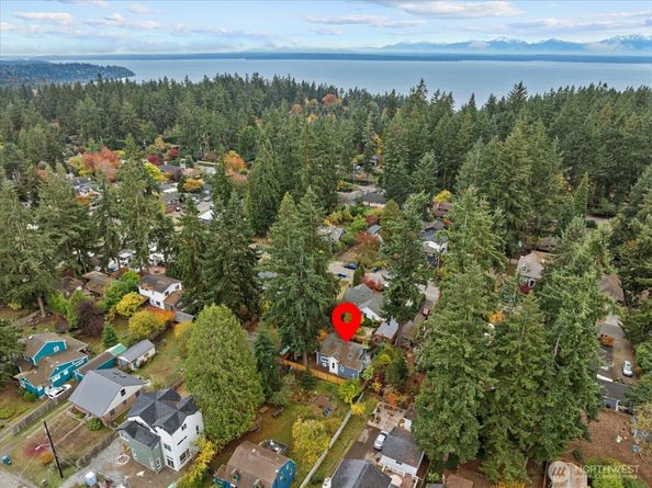 14034 2nd Avenue NW B, Seattle WA 98177