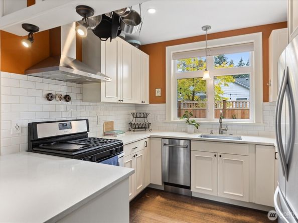 14034 2nd Avenue NW B, Seattle WA 98177