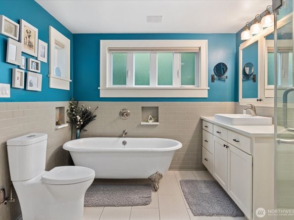 14034 2nd Avenue NW B, Seattle WA 98177