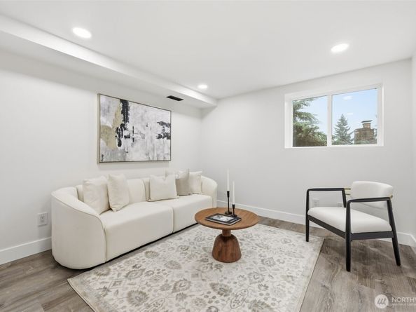 4364 151st Avenue SE, Bellevue WA 98006