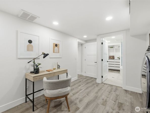 4364 151st Avenue SE, Bellevue WA 98006