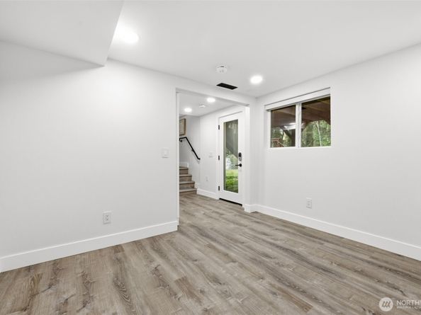 4364 151st Avenue SE, Bellevue WA 98006