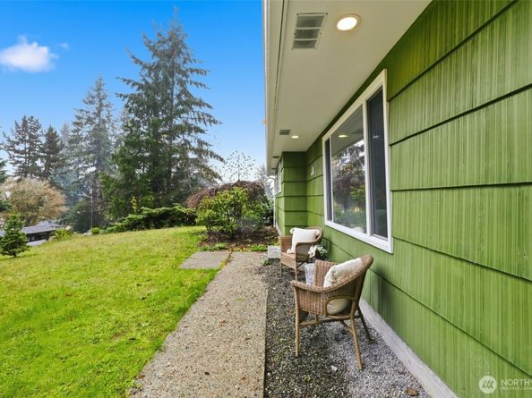 4364 151st Avenue SE, Bellevue WA 98006