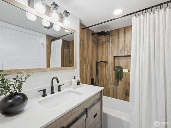 4364 151st Avenue SE, Bellevue WA 98006