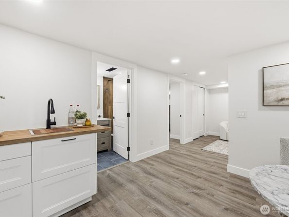 4364 151st Avenue SE, Bellevue WA 98006