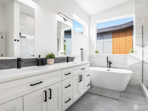 10626 E Riverside Dr, Bothell WA 98011