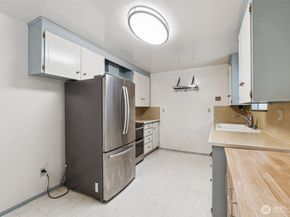 9321 Sharon Drive, Everett WA 98204