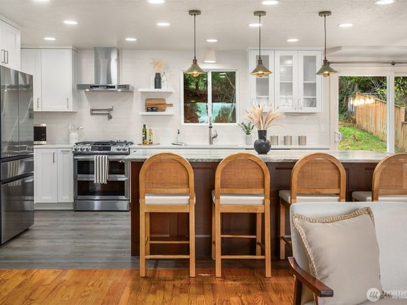 1221 Coronado Place, Edmonds WA 98020