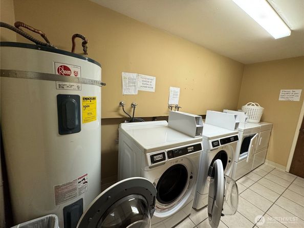 11006 NE 68th Street 829, Kirkland WA 98033