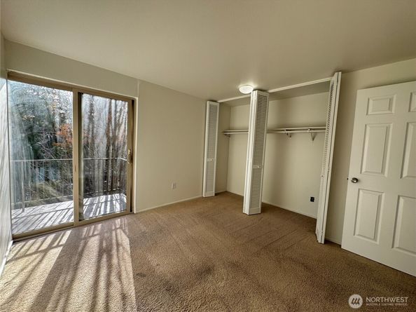 11006 NE 68th Street 829, Kirkland WA 98033