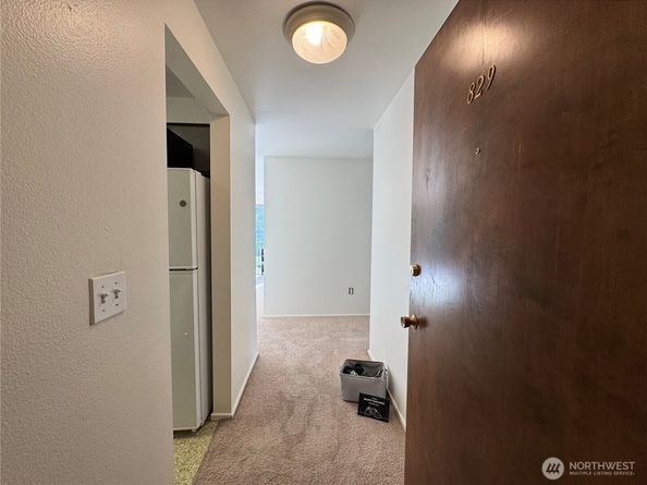 11006 NE 68th Street 829, Kirkland WA 98033