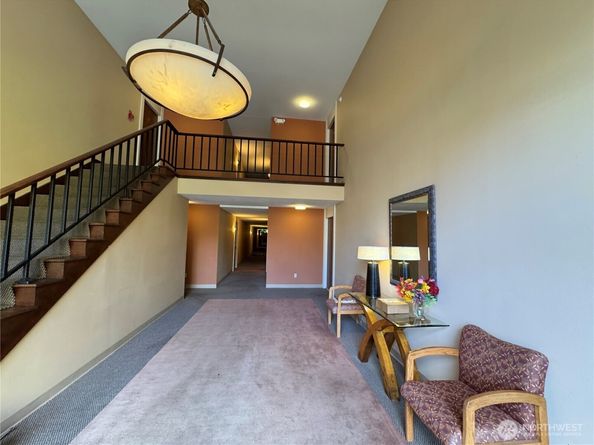 11006 NE 68th Street 829, Kirkland WA 98033