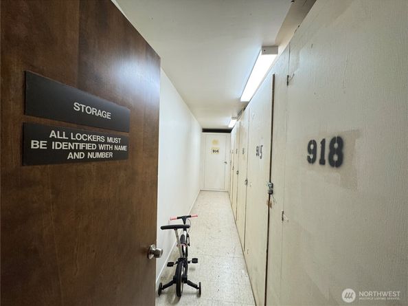 11006 NE 68th Street 829, Kirkland WA 98033