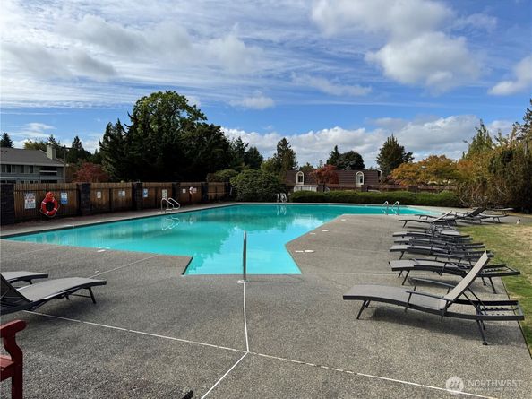 11006 NE 68th Street 829, Kirkland WA 98033