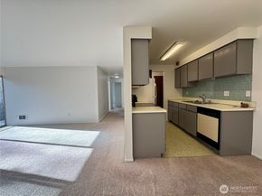 11006 NE 68th Street 829, Kirkland WA 98033