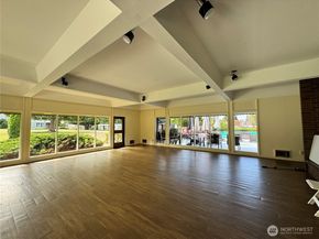 11006 NE 68th Street 829, Kirkland WA 98033