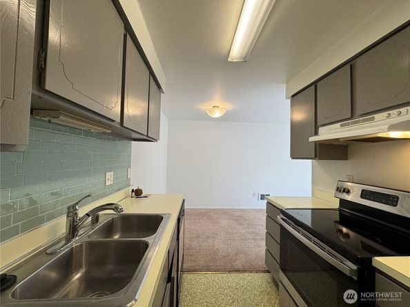 11006 NE 68th Street 829, Kirkland WA 98033