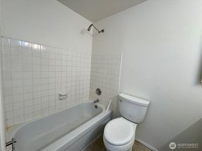 11006 NE 68th Street 829, Kirkland WA 98033