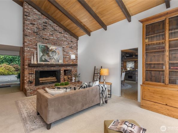 16521 NE 1st Place, Bellevue WA 98008