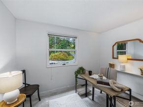 16521 NE 1st Place, Bellevue WA 98008