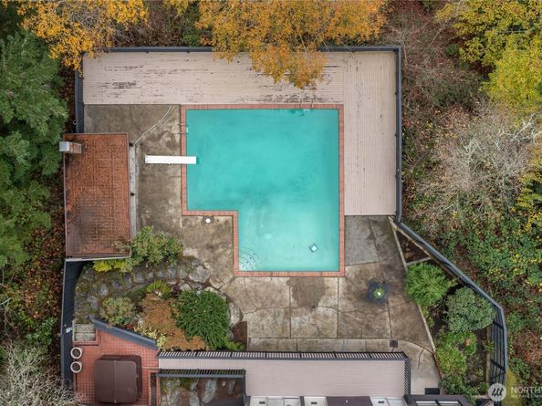 16521 NE 1st Place, Bellevue WA 98008