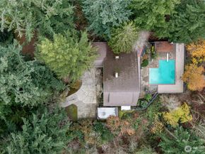 16521 NE 1st Place, Bellevue WA 98008