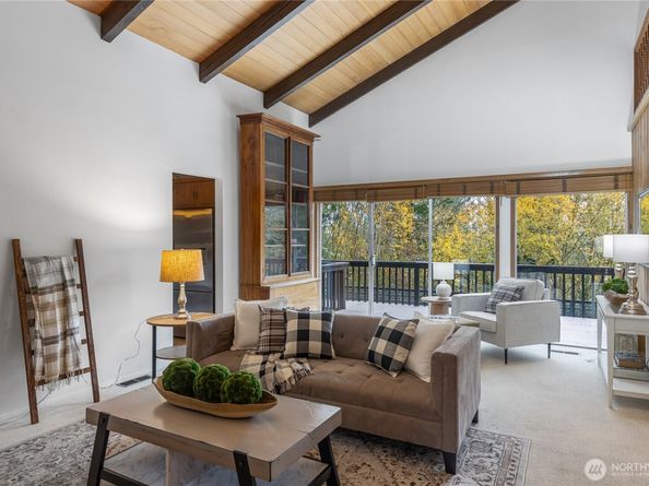 16521 NE 1st Place, Bellevue WA 98008