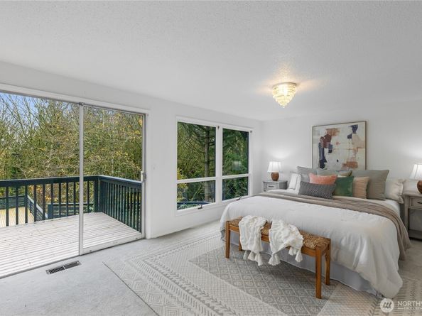 16521 NE 1st Place, Bellevue WA 98008