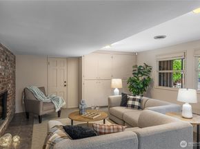 16521 NE 1st Place, Bellevue WA 98008