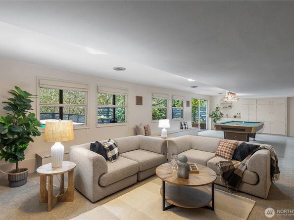 16521 NE 1st Place, Bellevue WA 98008