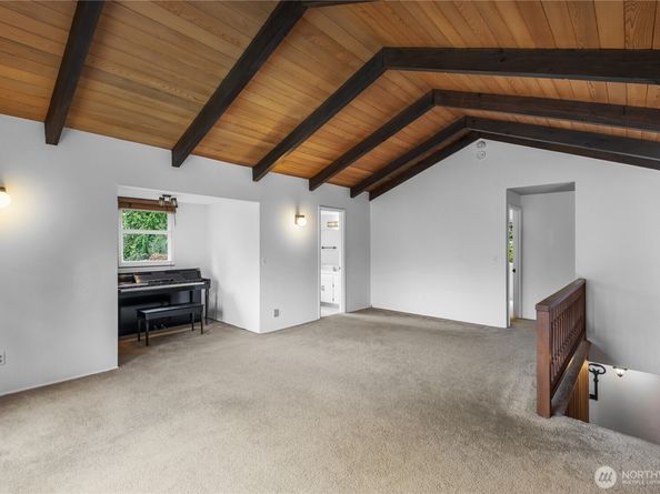 16521 NE 1st Place, Bellevue WA 98008