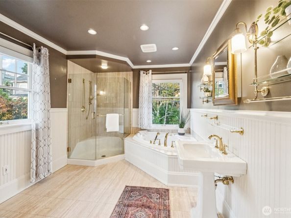 1407 1st Avenue N, Seattle WA 98109