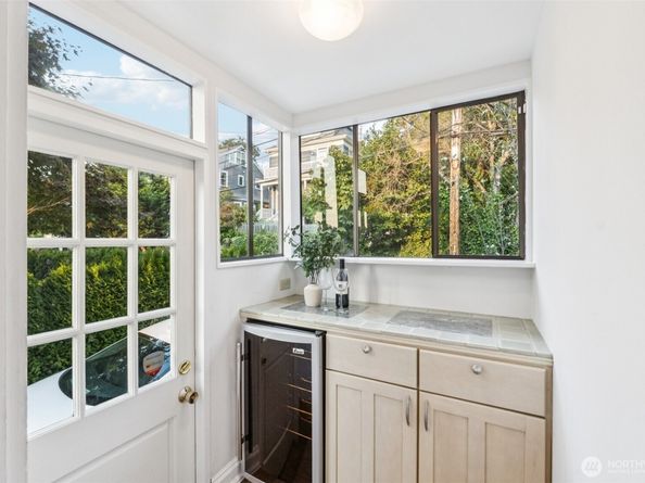 1407 1st Avenue N, Seattle WA 98109