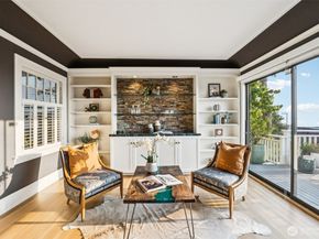 1407 1st Avenue N, Seattle WA 98109