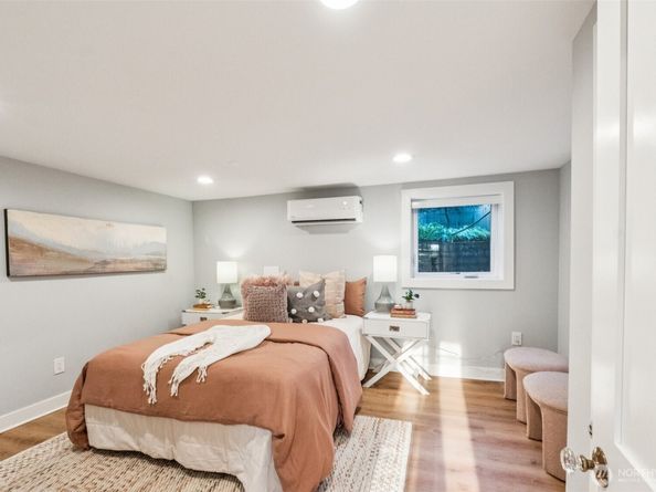 1407 1st Avenue N, Seattle WA 98109