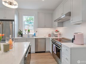 1415 29th Avenue C, Seattle WA 98122