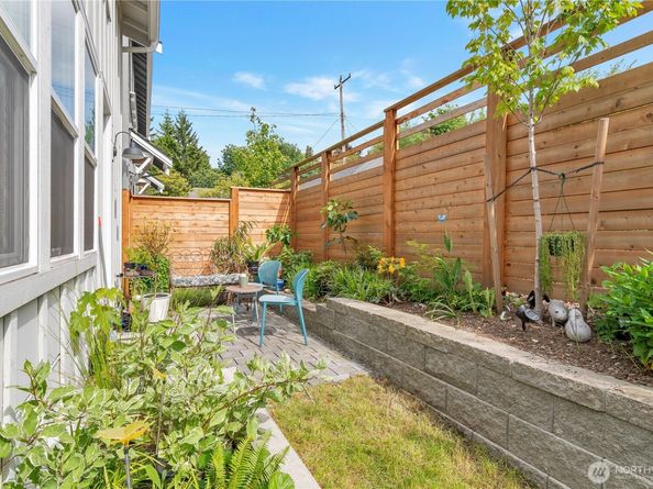 1415 29th Avenue C, Seattle WA 98122