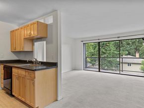 19428 Aurora Avenue N 332, Shoreline WA 98133