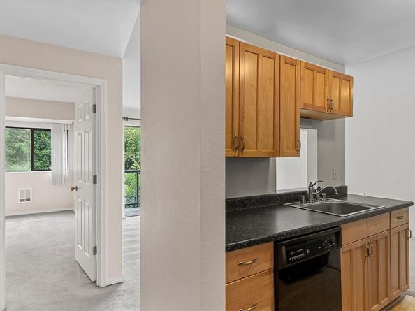 19428 Aurora Avenue N 332, Shoreline WA 98133