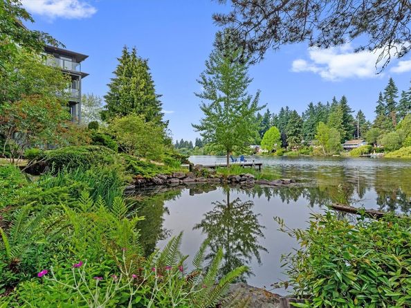 19428 Aurora Avenue N 332, Shoreline WA 98133