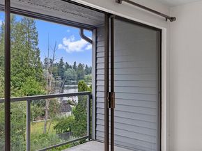 19428 Aurora Avenue N 332, Shoreline WA 98133