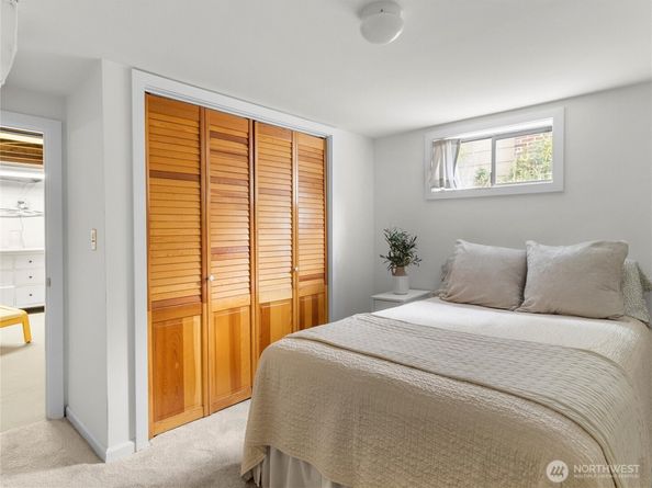8333 17th Avenue NW, Seattle WA 98117