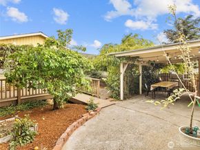 8333 17th Avenue NW, Seattle WA 98117