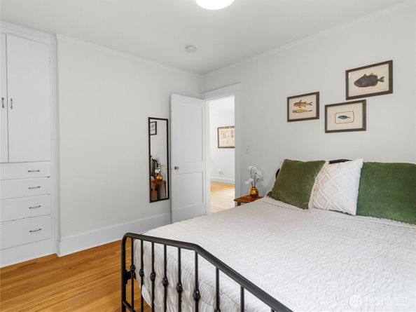 8333 17th Avenue NW, Seattle WA 98117