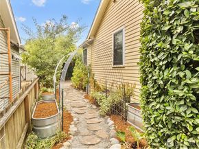 8333 17th Avenue NW, Seattle WA 98117