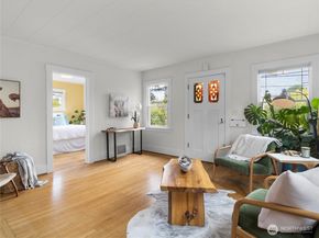 8333 17th Avenue NW, Seattle WA 98117